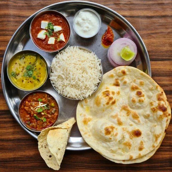 Indian vegetarian curry and naan